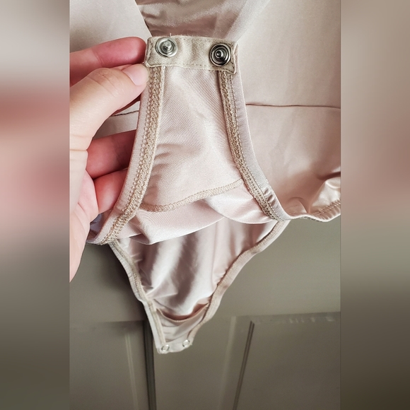 TORRID CHAMPAGNE STUDIO KNIT SURPLICE BODYSUIT - Picture 7 of 7